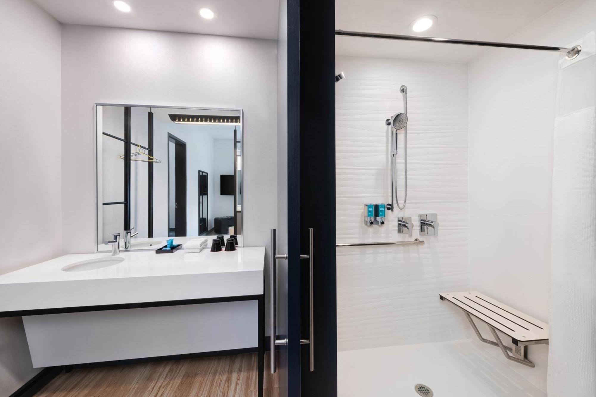 Aloft Cincinnati West Chester Eksteriør billede